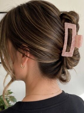 Covergirl Pink Marble Claw Clip | Hair Accessory | NWOT